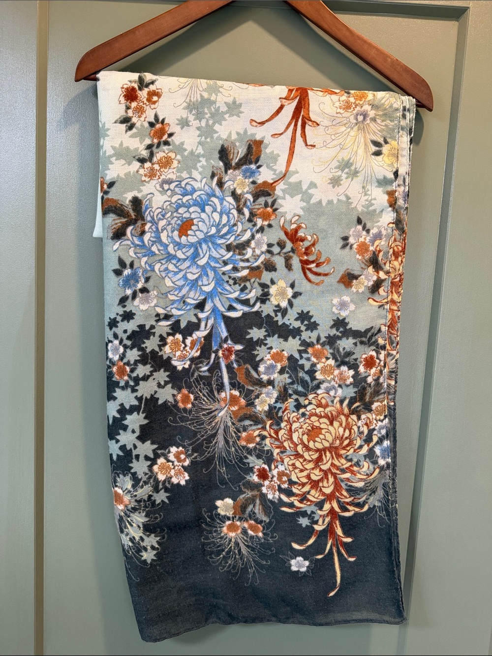 Floral Chrysanthemum Print Women’s Scarf
